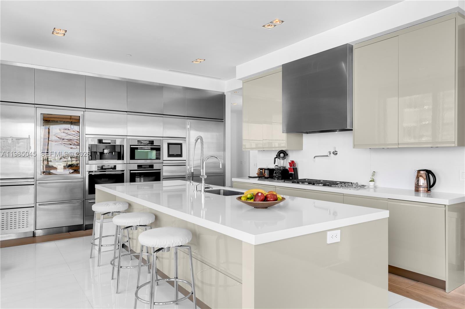 APOGEE CONDO - Residential