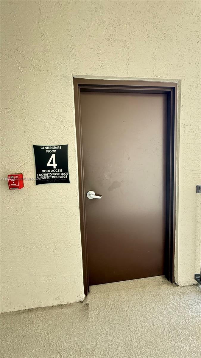 DOWNTOWN DORAL SOUTH PHAS - Residential