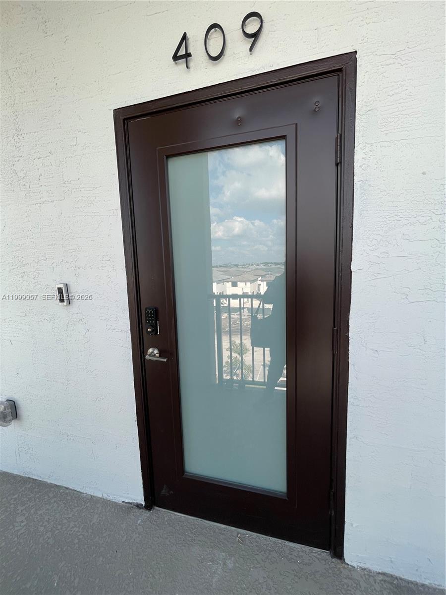 DOWNTOWN DORAL SOUTH PHAS - Residential