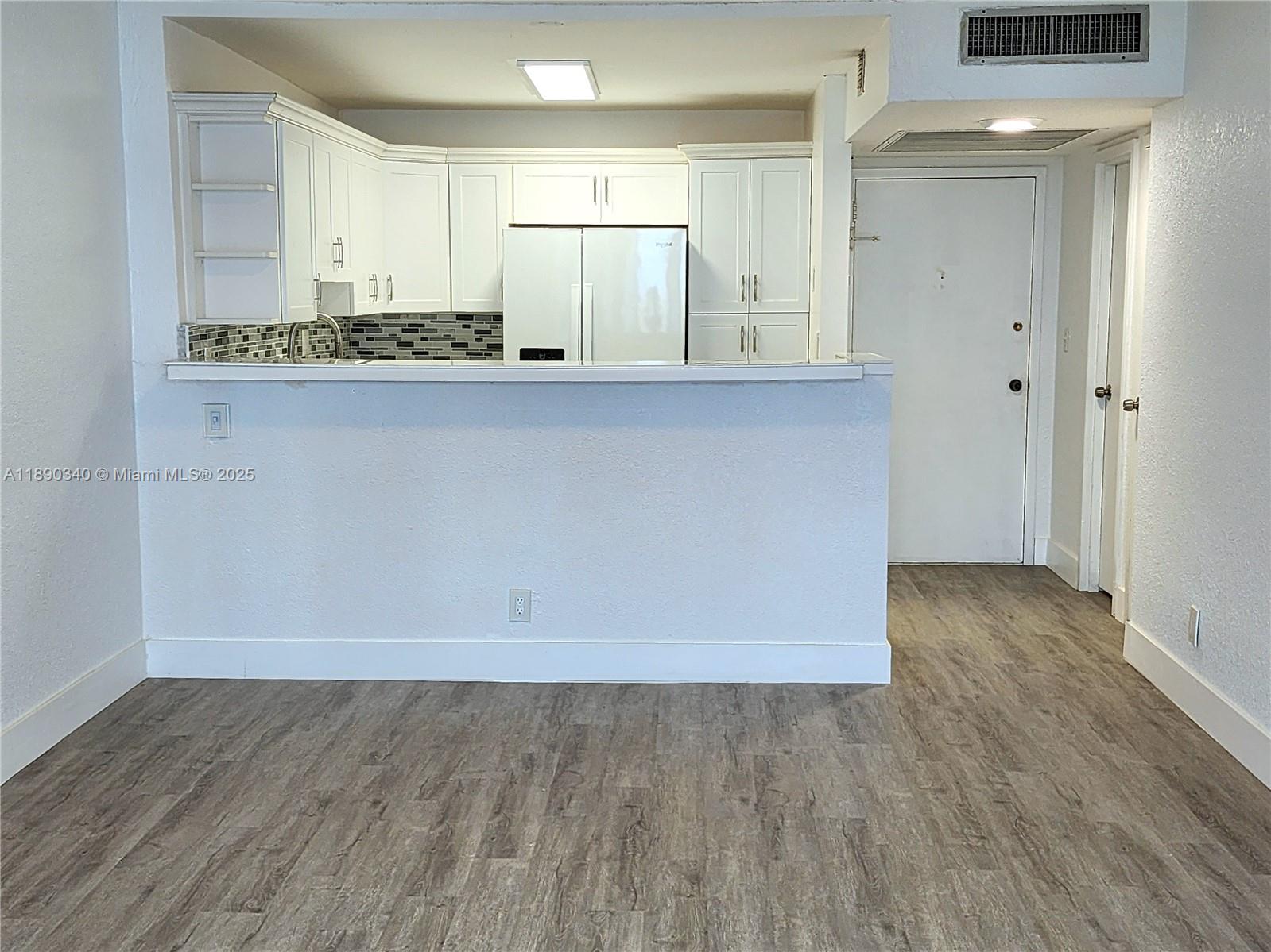 PARKER PLAZA CONDO ESTATE - Residential Lease