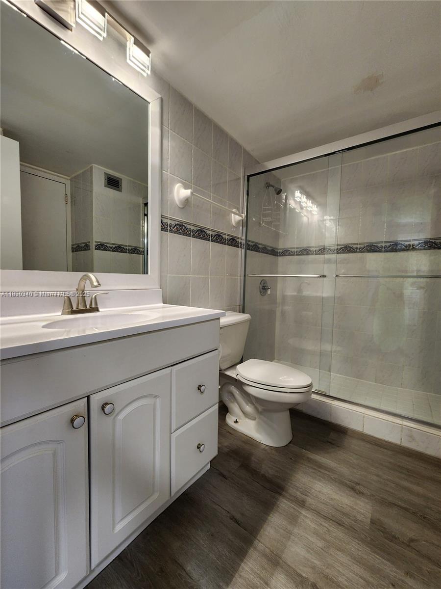 PARKER PLAZA CONDO ESTATE - Residential Lease
