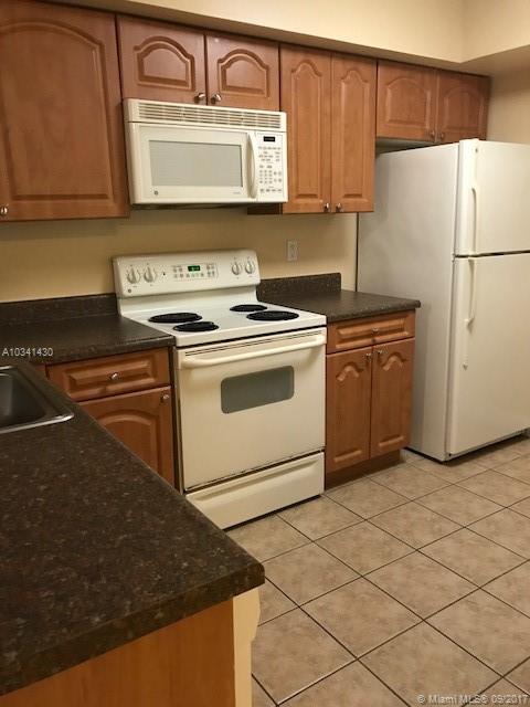 CLEAN & NICE FULLY REMODELED. GREAT SCHOOL, CLUBHOUSE, W/TENNIS COURT, FITNESS CENTER 7 POOL. VACANT. EASY FOR SHOW. PLEASE SEND OFFER WITH RENTAL APPLICATION, POLICY REPORT, LAST 3 PAY-STUBS, LAST 3 BANK STATEMENT, PHOTO ID AND ESCROW CHECK.