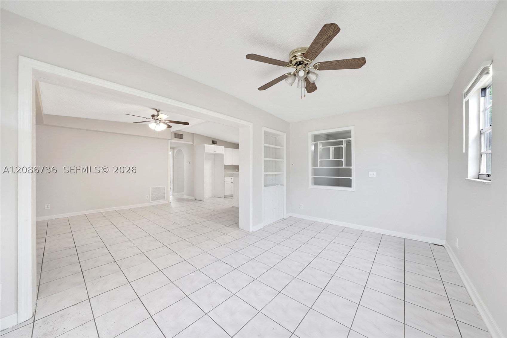 5618 Cinnamon Dr
