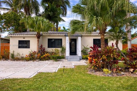 Photo of 1415 Mayo St, Hollywood, FL 33020 (MLS # A11950367)