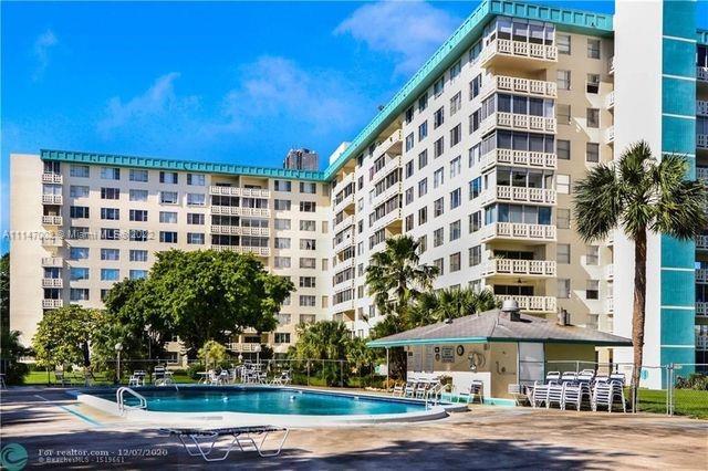 Fully Furnished Corner unit with a lovely view of the park. Bright apartment with cozy breakfast nook. Just bring
your essentials and enjoy the lifestyle. The amenities include a beautiful heated pool, community clubhouse, golf
course, exercise room, and sauna. Feel secure in your purchase with a sound association and substantial reserve
fund. HOPA 55+ community. ****Easy to show on
Lockbox.