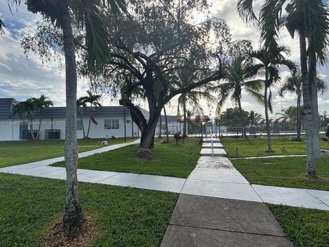 20320 NE 2nd Ave 7 Miami Gardens FL 33179