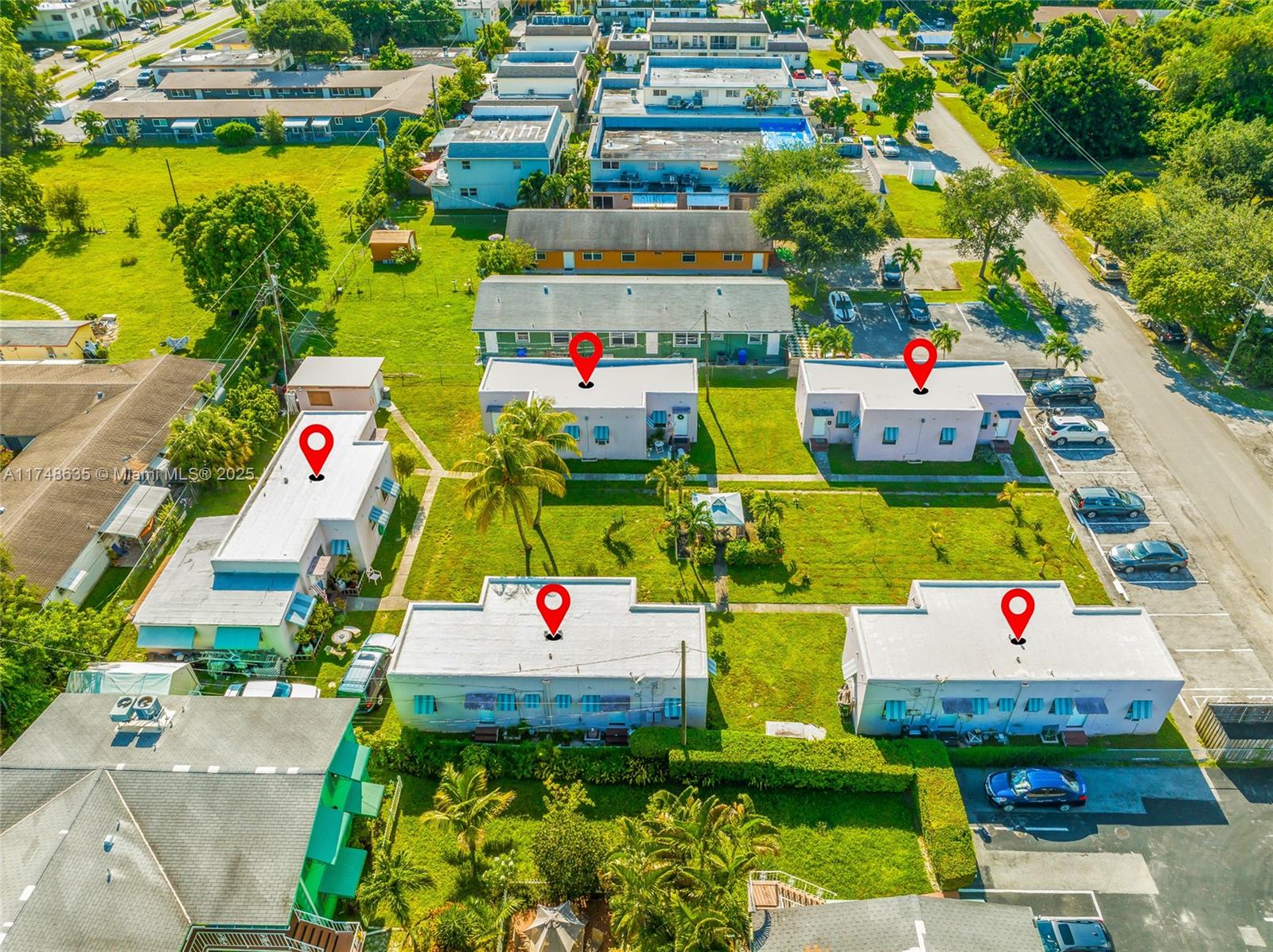 HOLLYWOOD LITTLE RANCHES - Residential Income