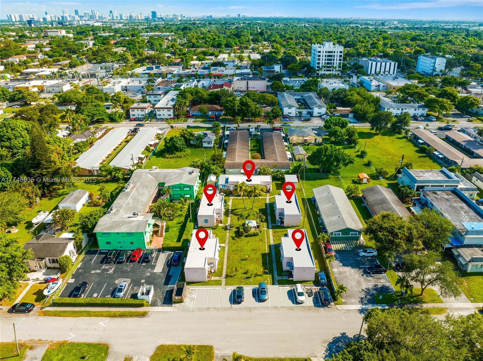 HOLLYWOOD LITTLE RANCHES - Residential Income