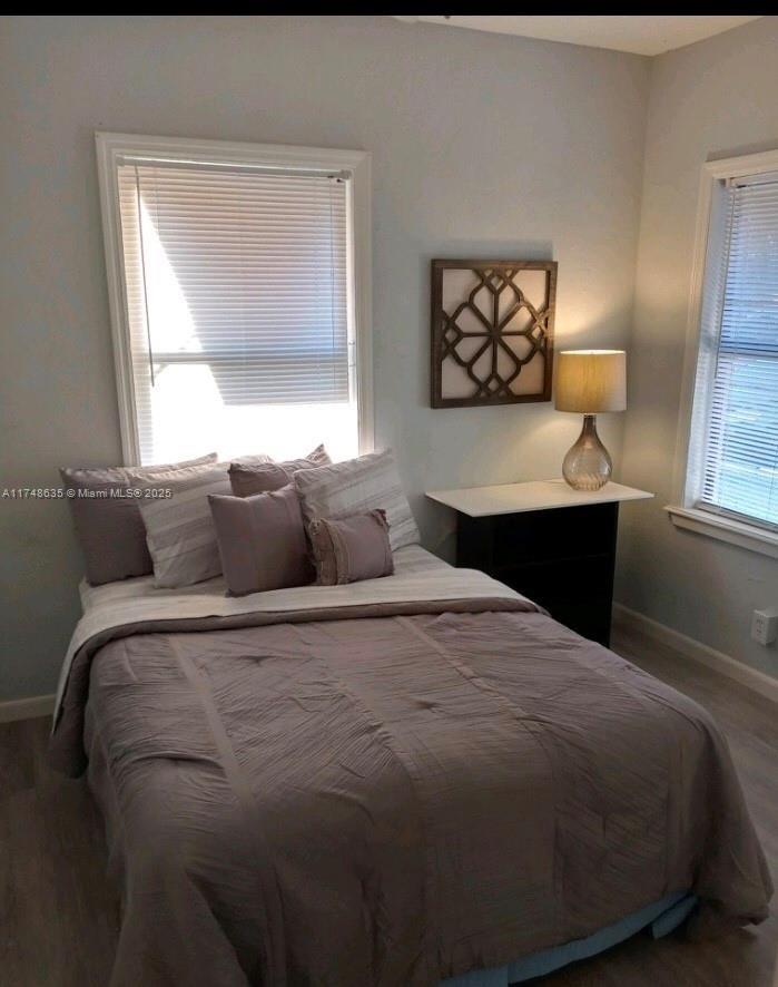 HOLLYWOOD LITTLE RANCHES - Residential Income