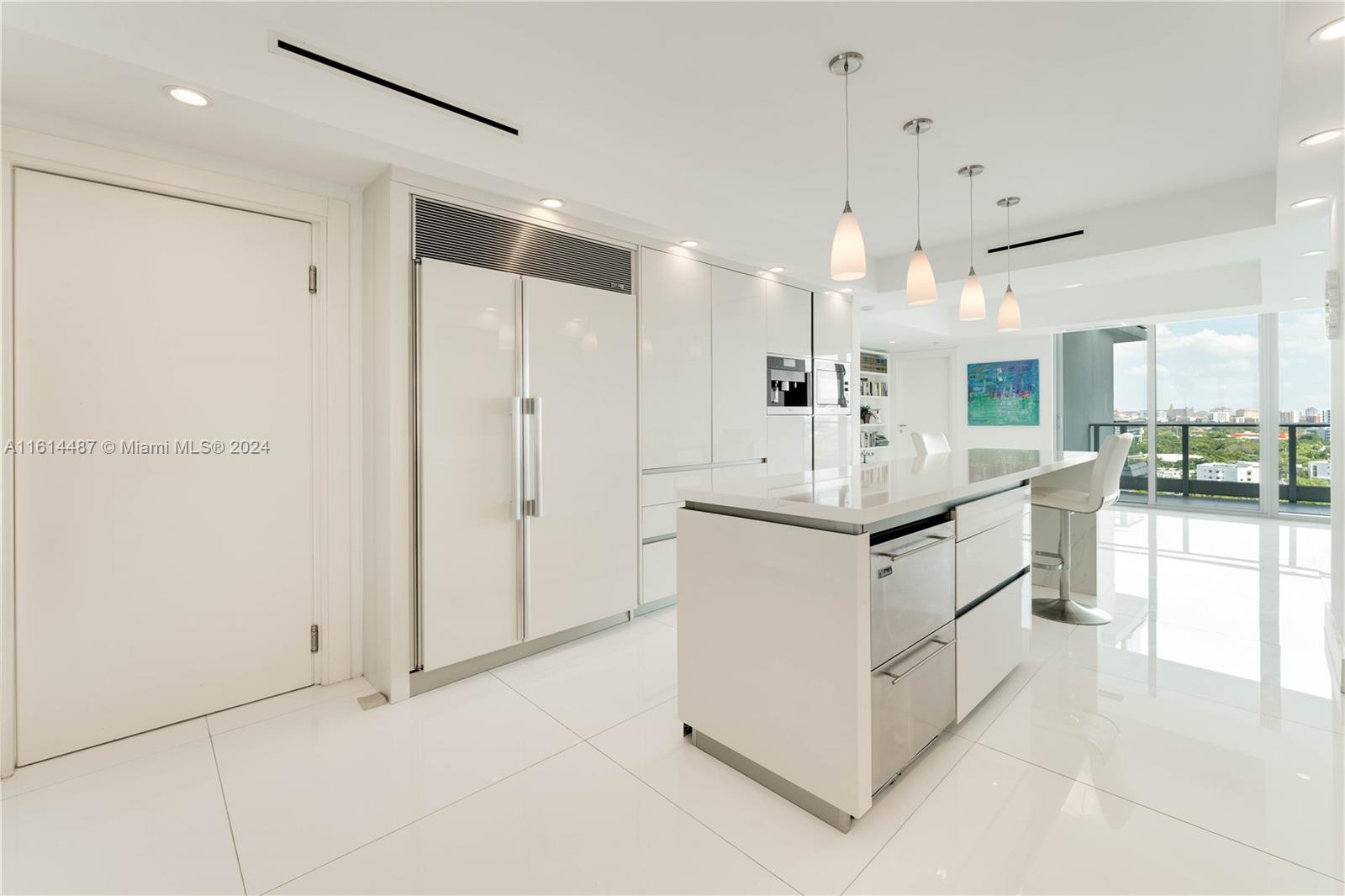 GROVENOR HOUSE CONDO - Residential