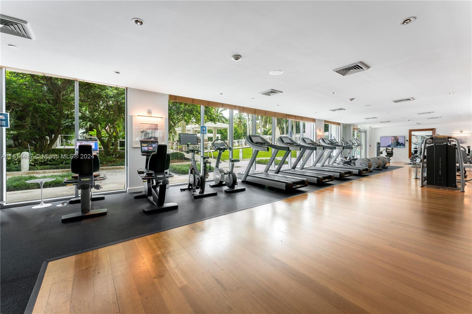 GROVENOR HOUSE CONDO - Residential