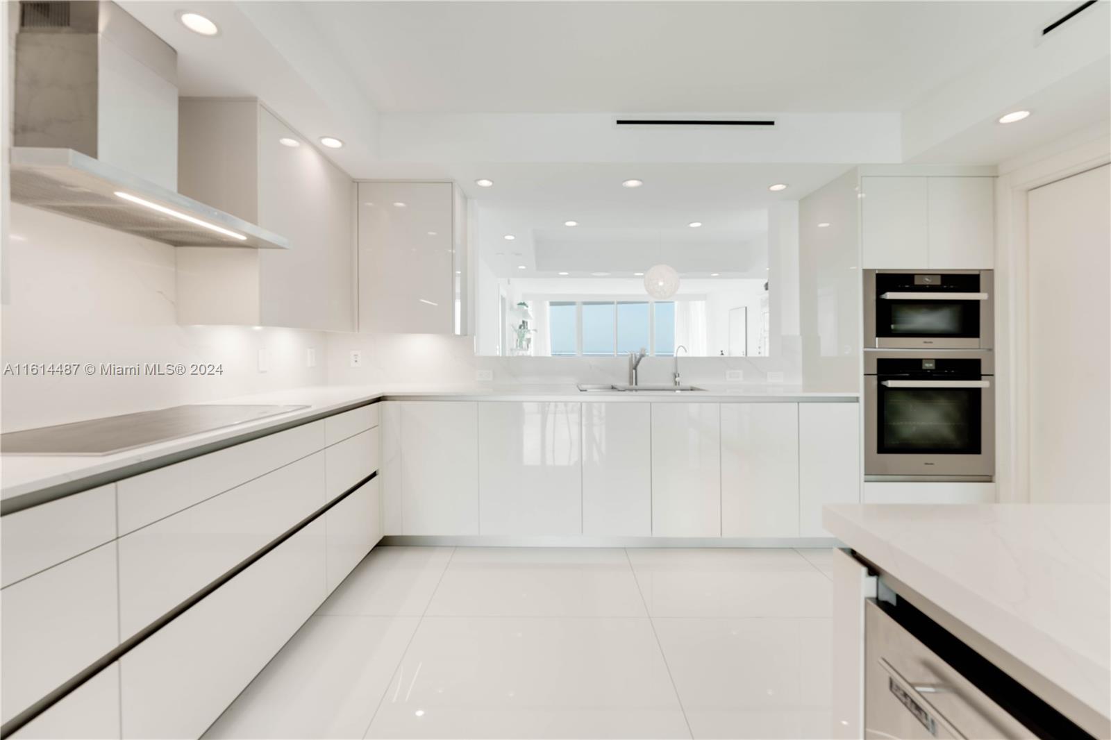 GROVENOR HOUSE CONDO - Residential