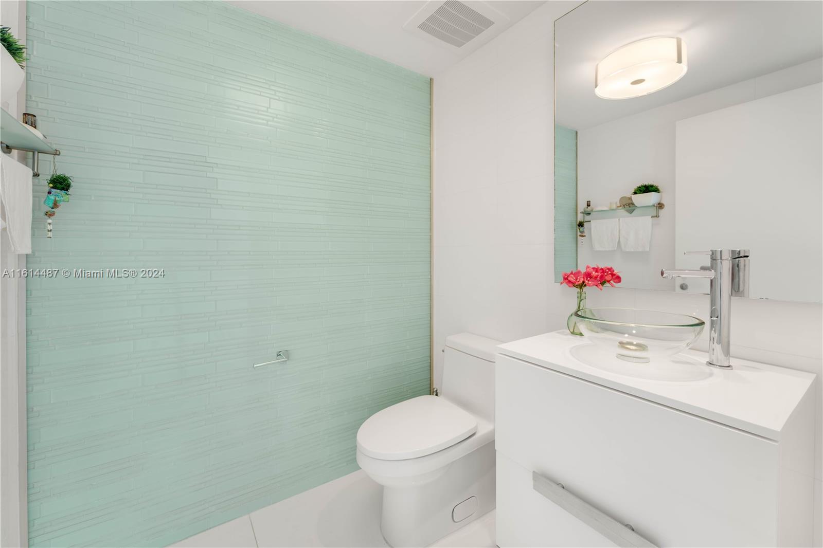 GROVENOR HOUSE CONDO - Residential