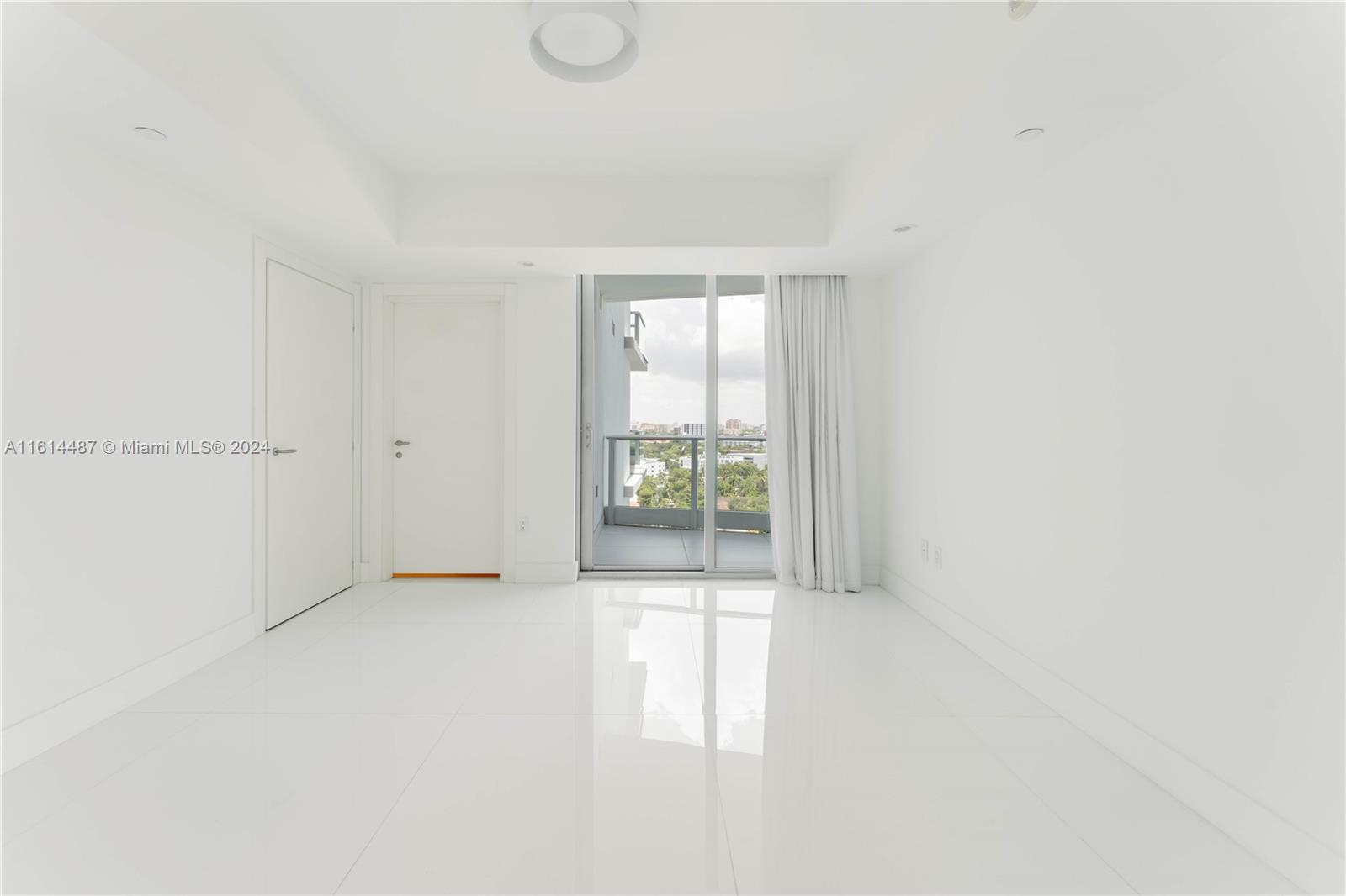 GROVENOR HOUSE CONDO - Residential