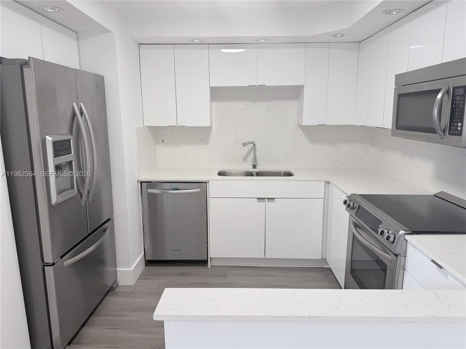 1450 Brickell Bay Dr 1405