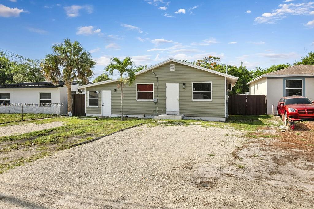 Investor alert! Fully renovated triplex in the heart of Fort Lauderdale. Each spacious 1 bed/1 bath unit features modern finishes, updated kitchens & baths, and new flooring. Turnkey investment with strong rental potential. Enjoy peace of mind with a new roof (2023) and termite contract in place. Minutes to downtown, beaches, and major highways. Don’t miss this income-producing gem—schedule your showing today!