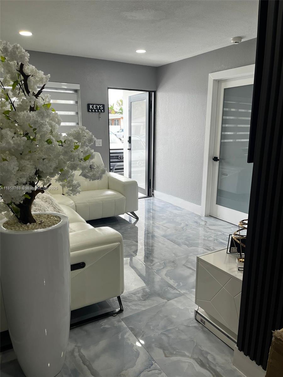250 W 14 Street