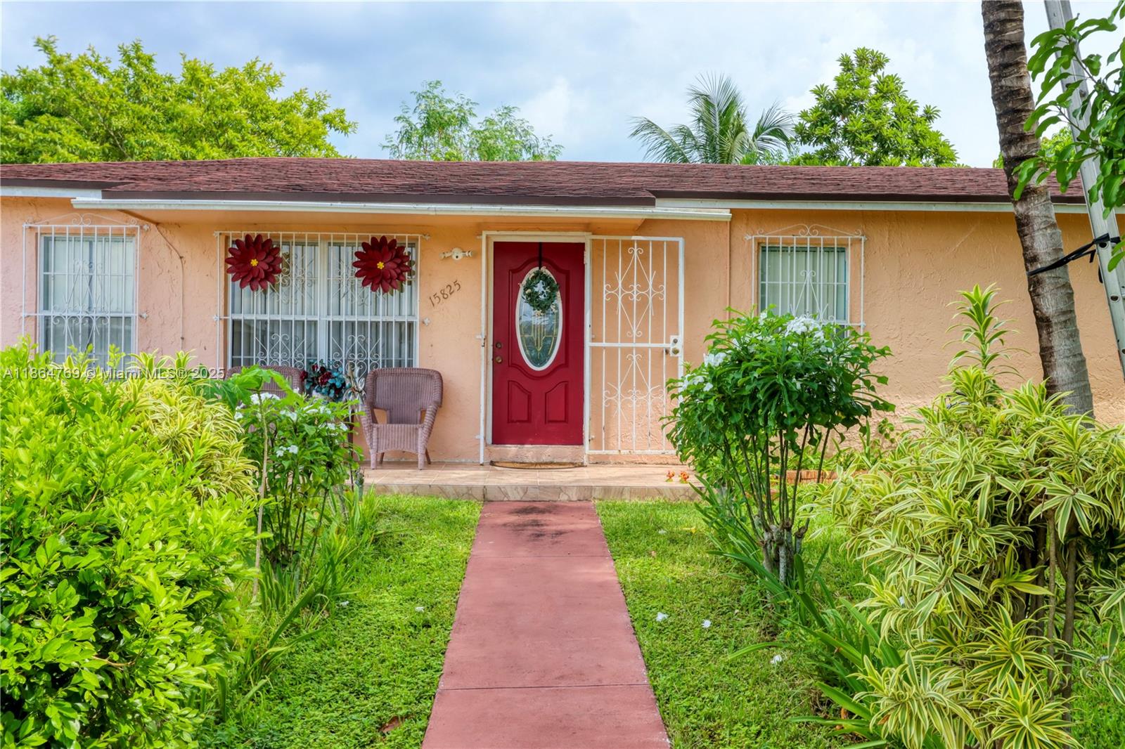 KNOLLWOOD MANOR - Residential