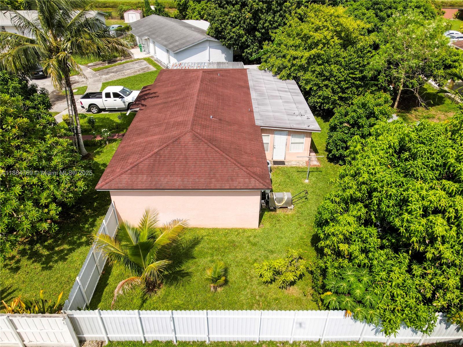 KNOLLWOOD MANOR - Residential