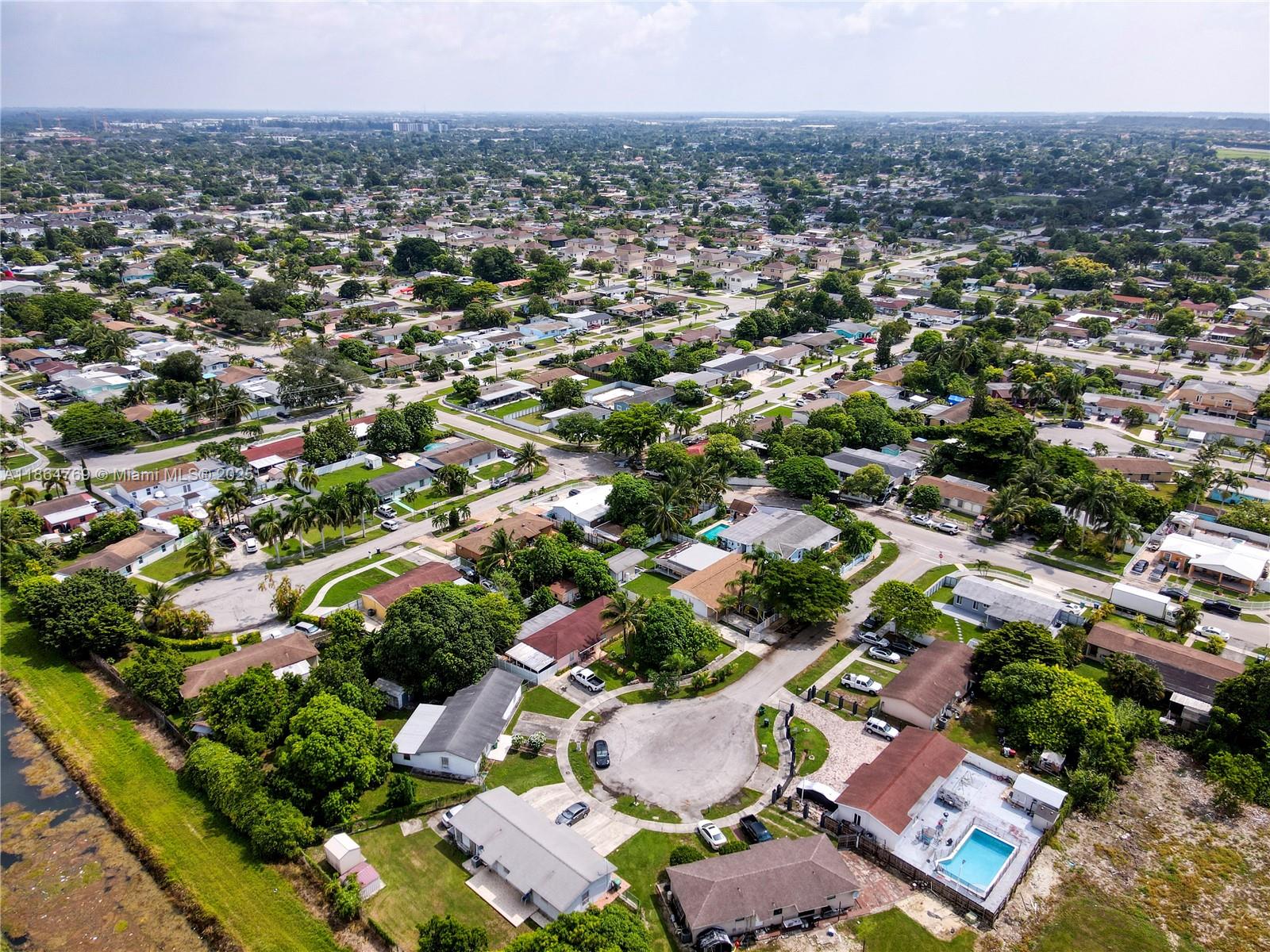 KNOLLWOOD MANOR - Residential