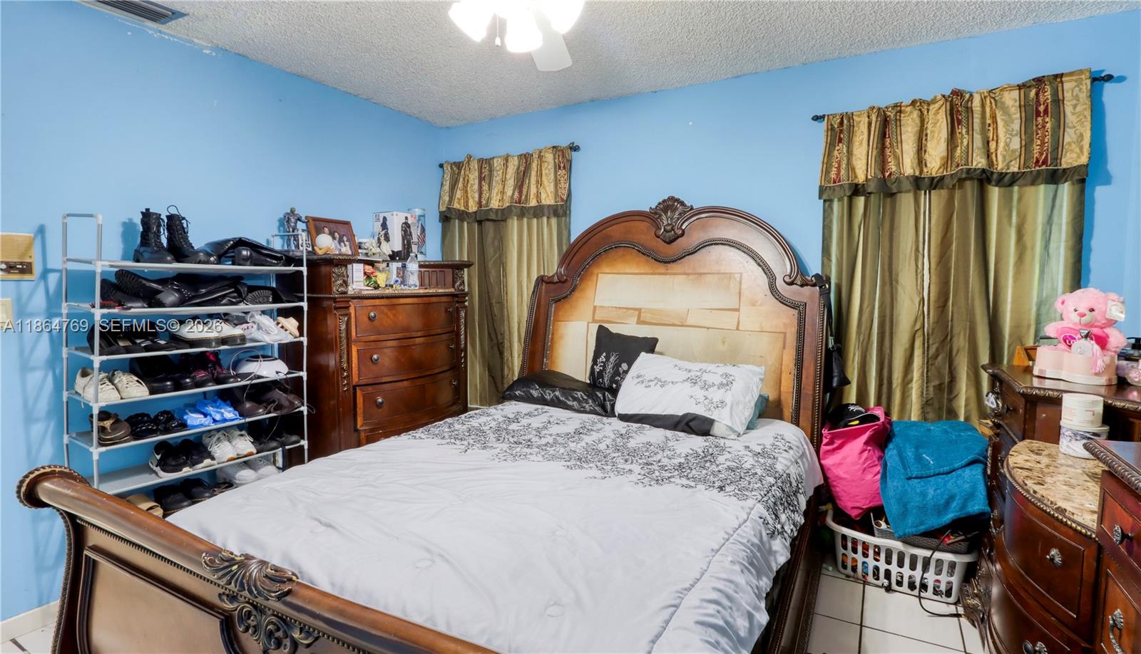 KNOLLWOOD MANOR - Residential