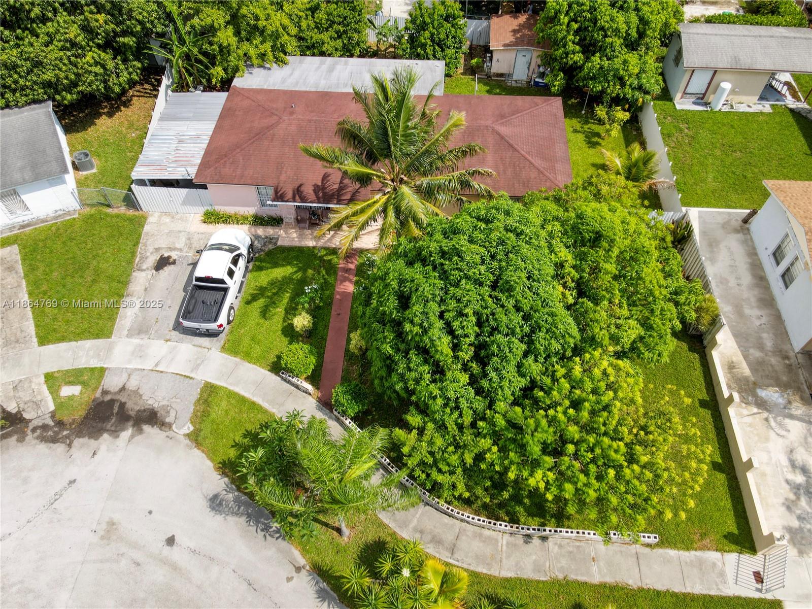 KNOLLWOOD MANOR - Residential