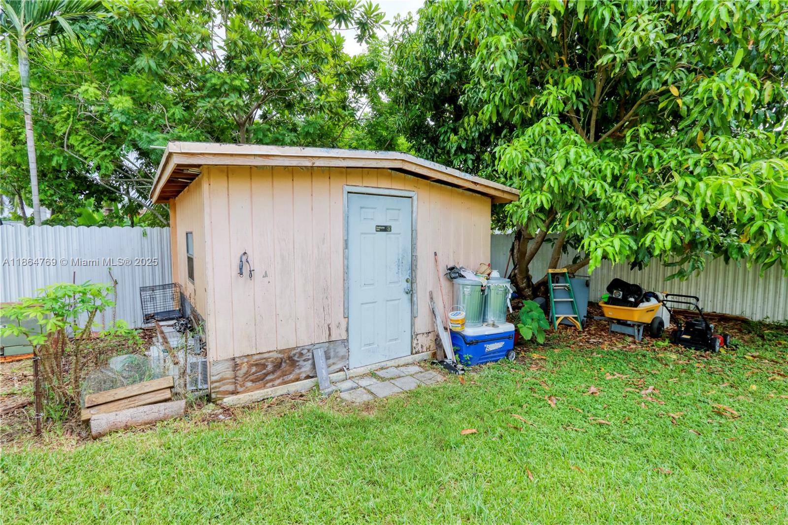 KNOLLWOOD MANOR - Residential