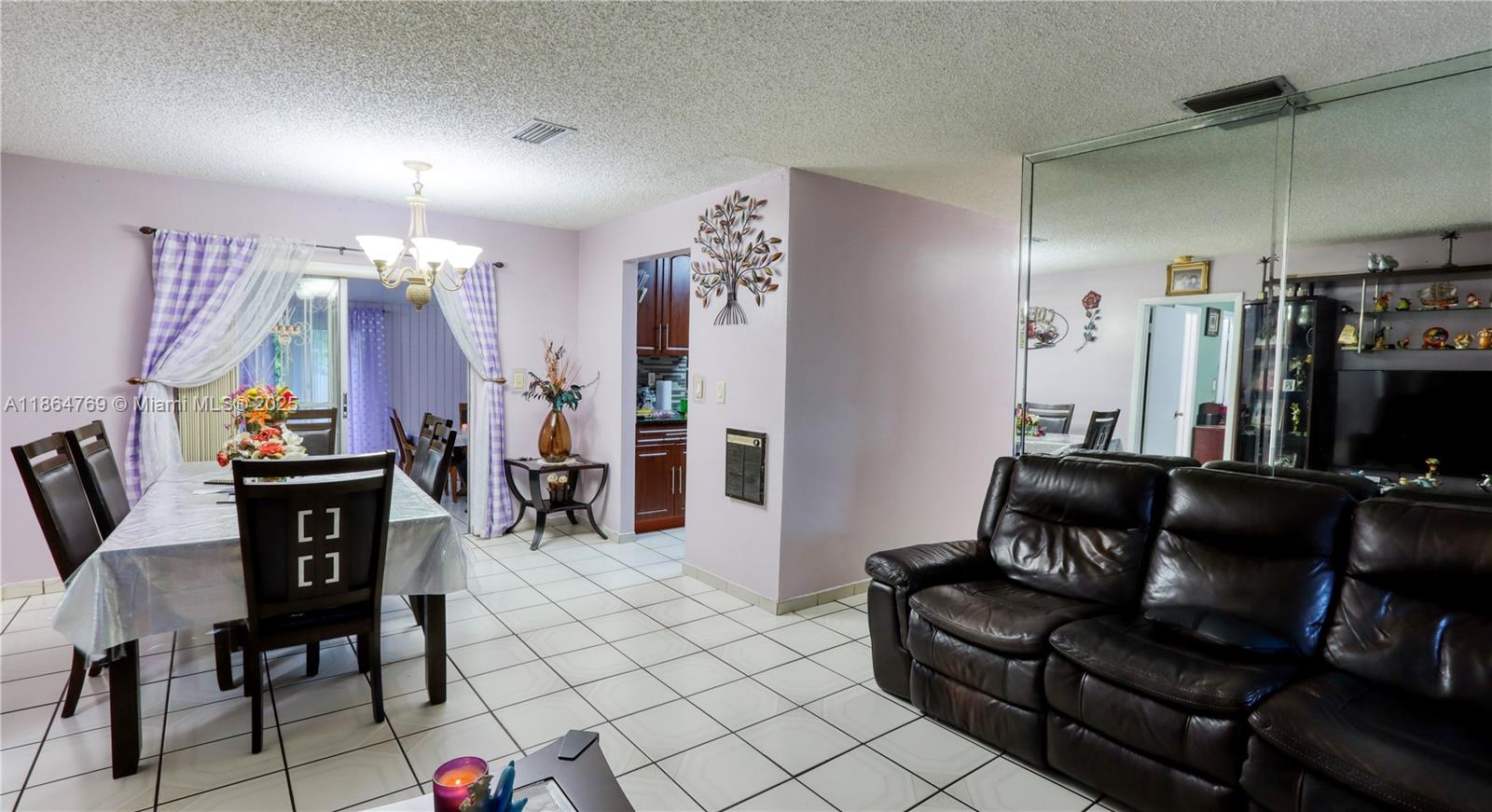 KNOLLWOOD MANOR - Residential