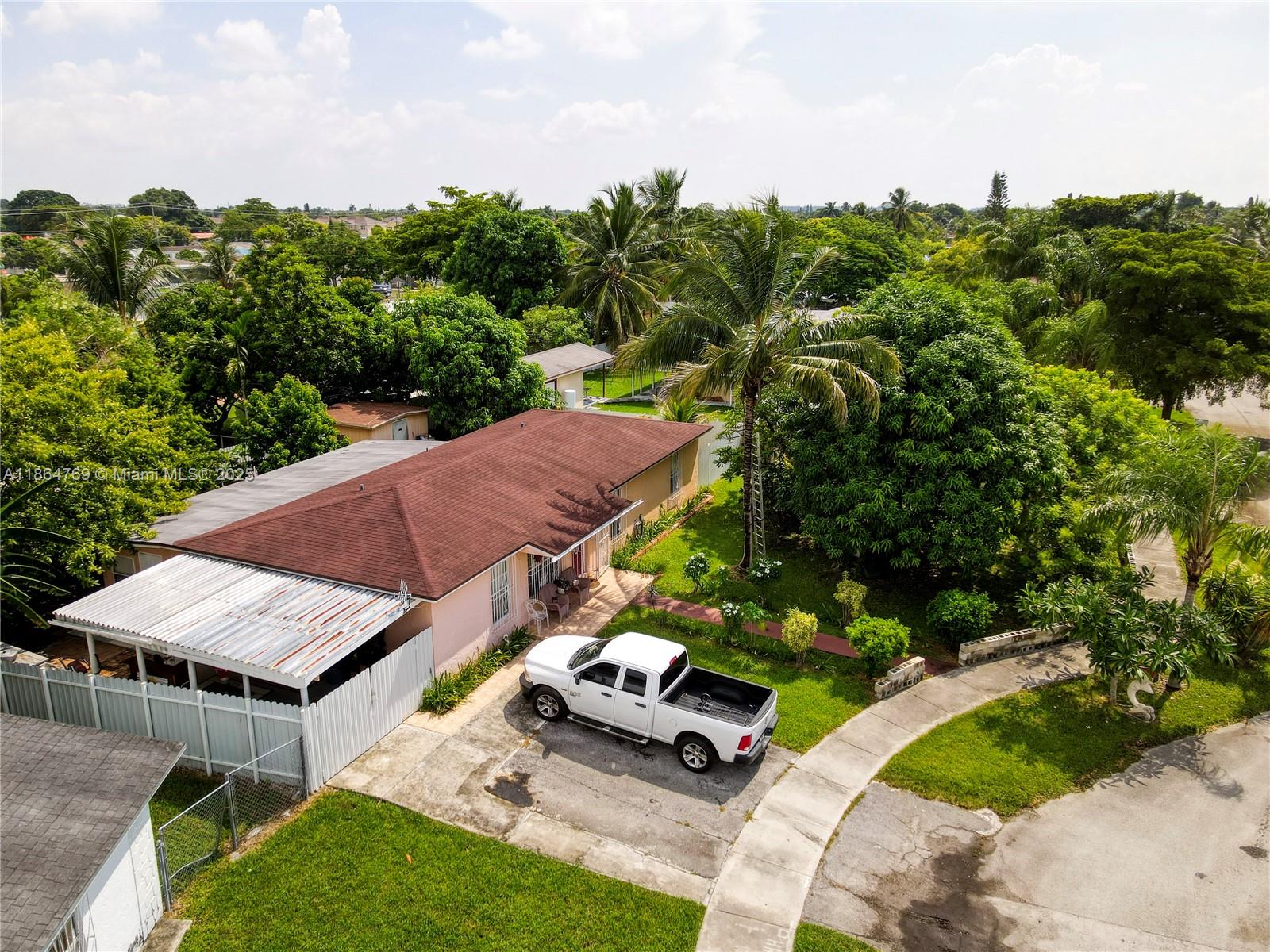 KNOLLWOOD MANOR - Residential