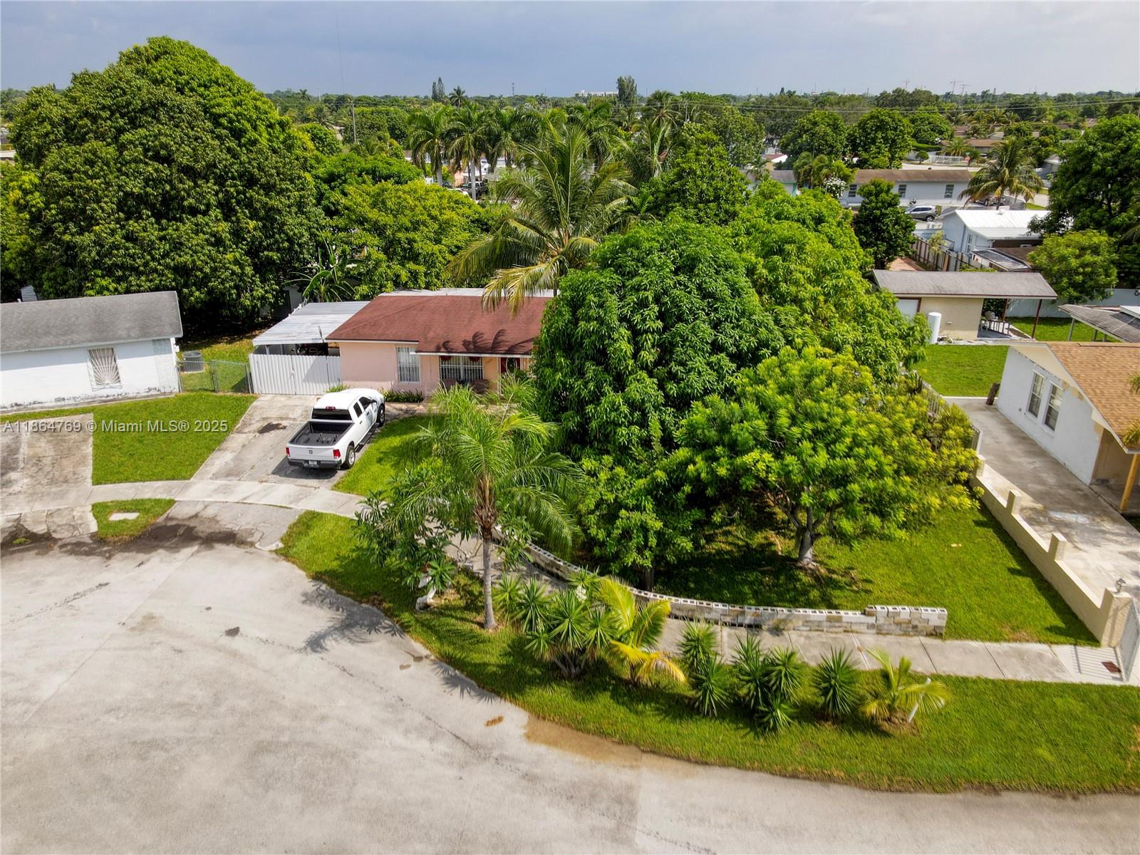 KNOLLWOOD MANOR - Residential