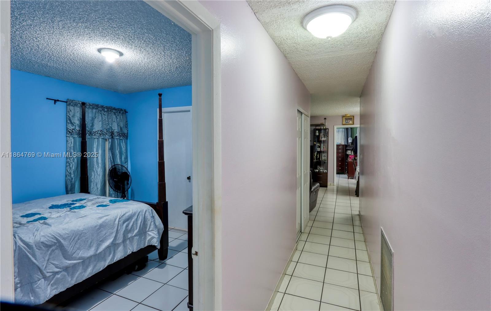 KNOLLWOOD MANOR - Residential