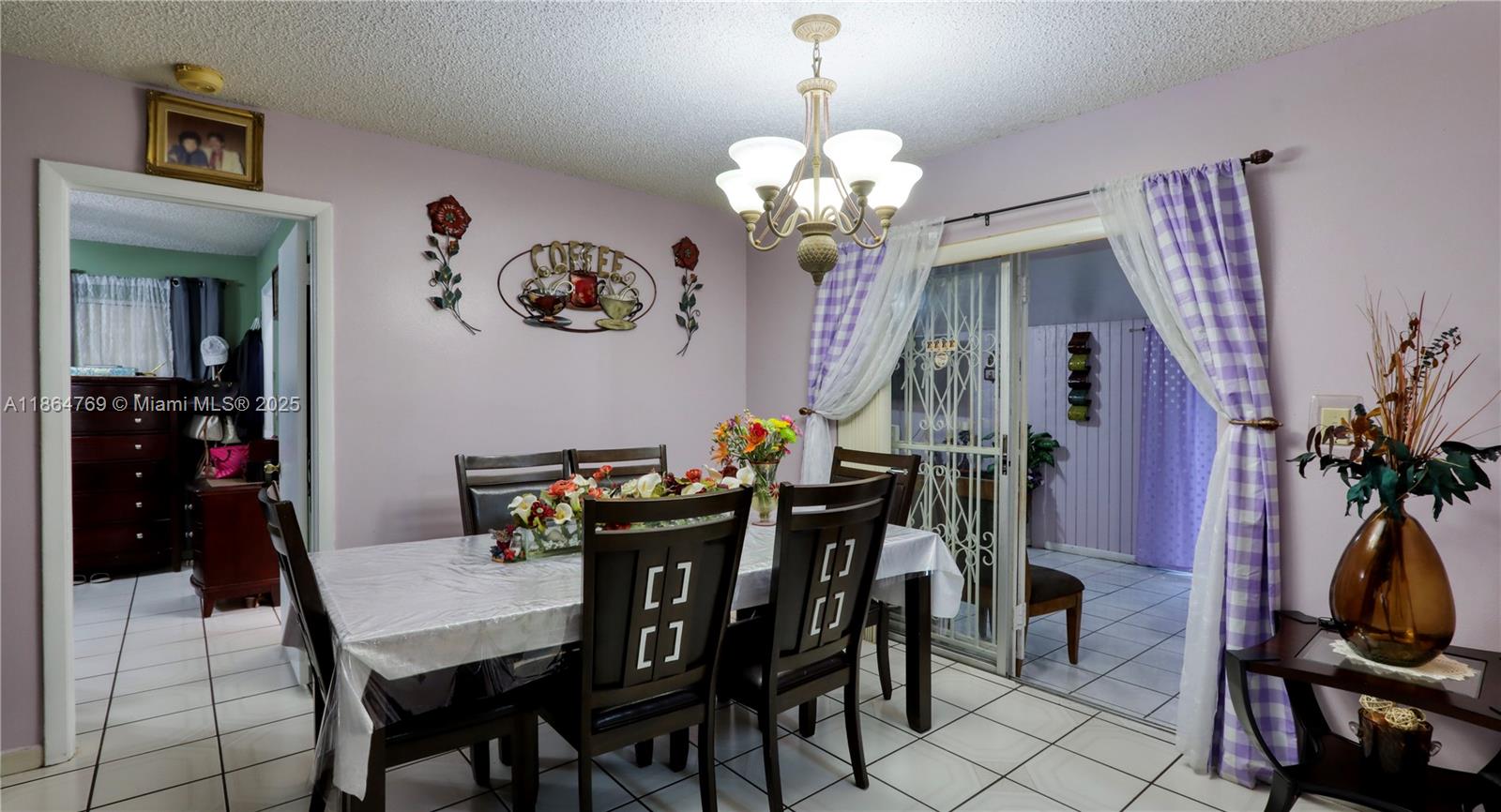 KNOLLWOOD MANOR - Residential