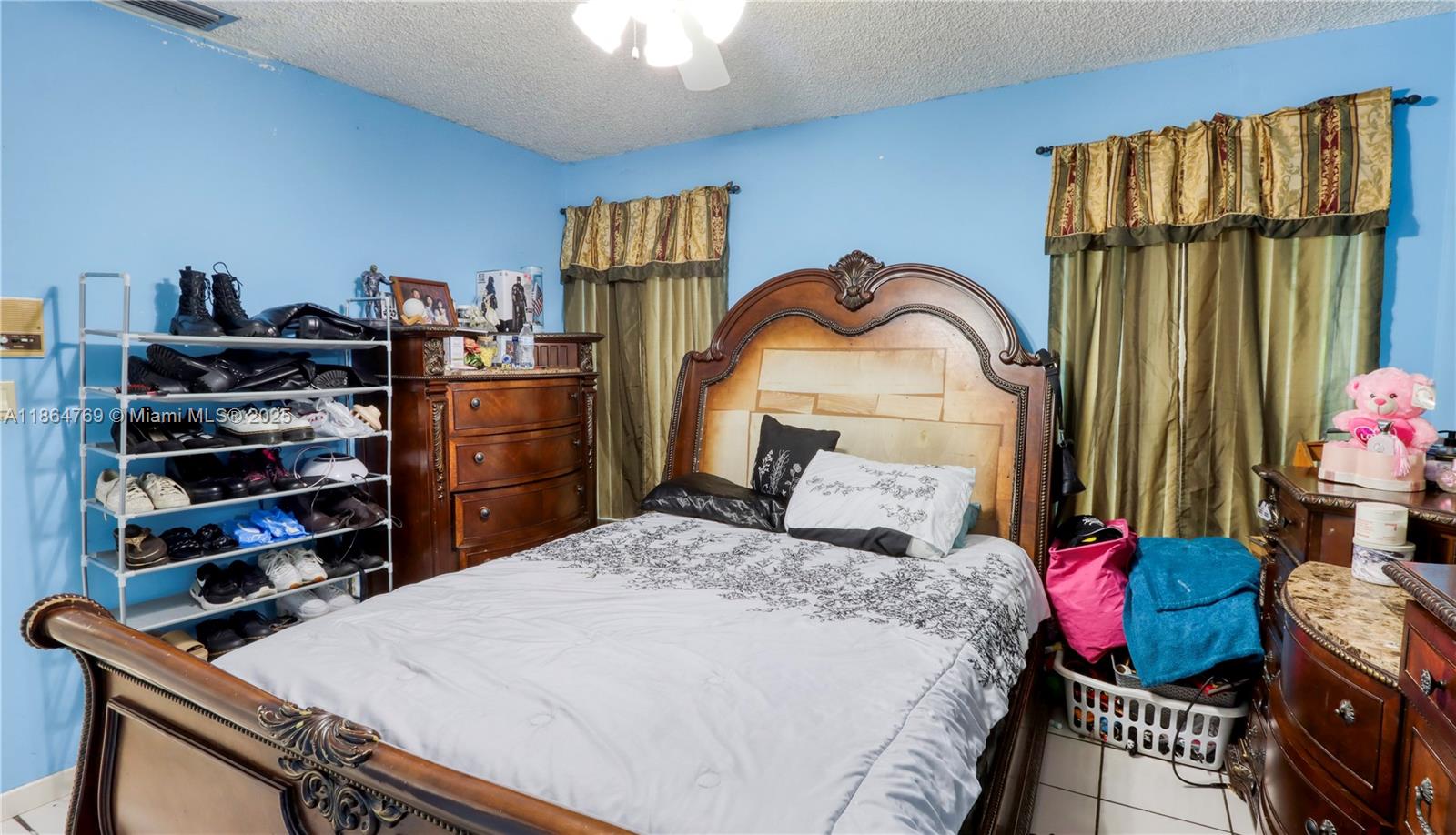 KNOLLWOOD MANOR - Residential