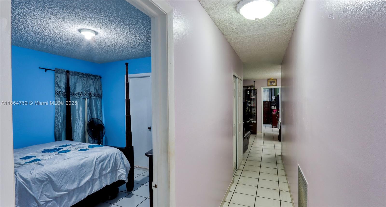 KNOLLWOOD MANOR - Residential