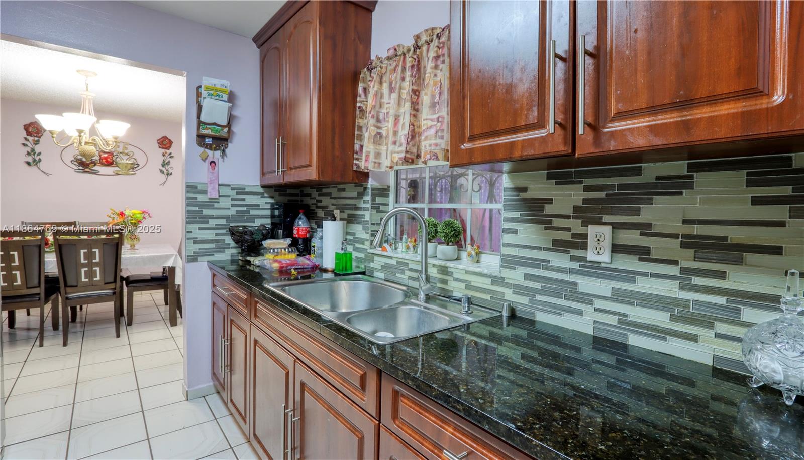 KNOLLWOOD MANOR - Residential