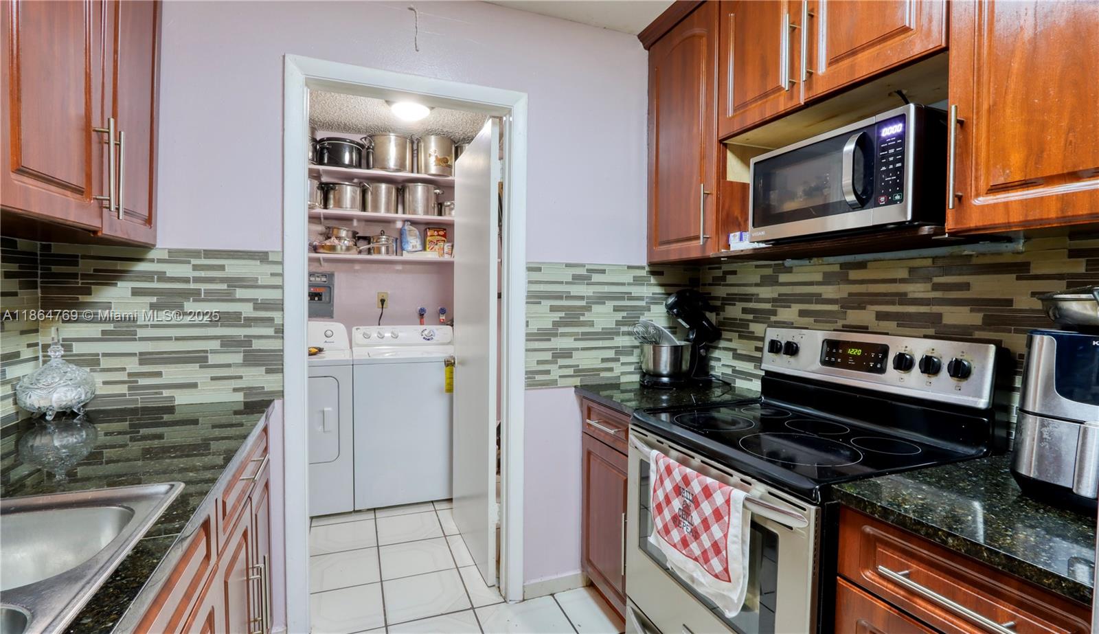 KNOLLWOOD MANOR - Residential