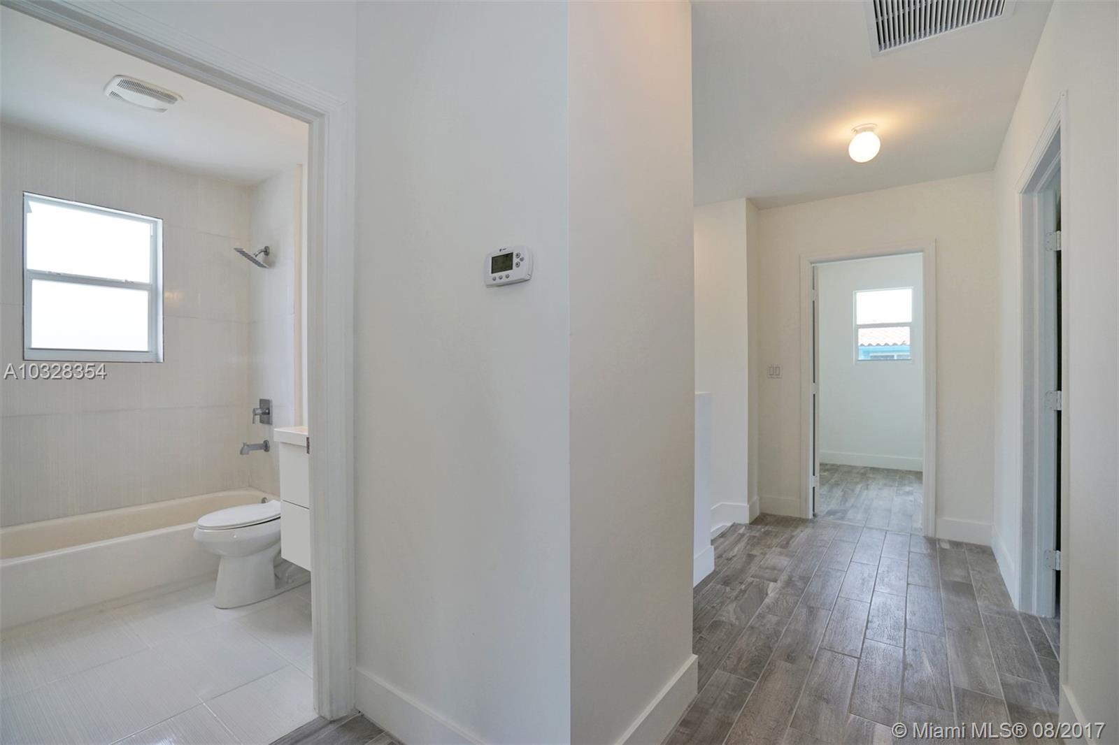 WHISTLING PINES CREEK - Residential Lease