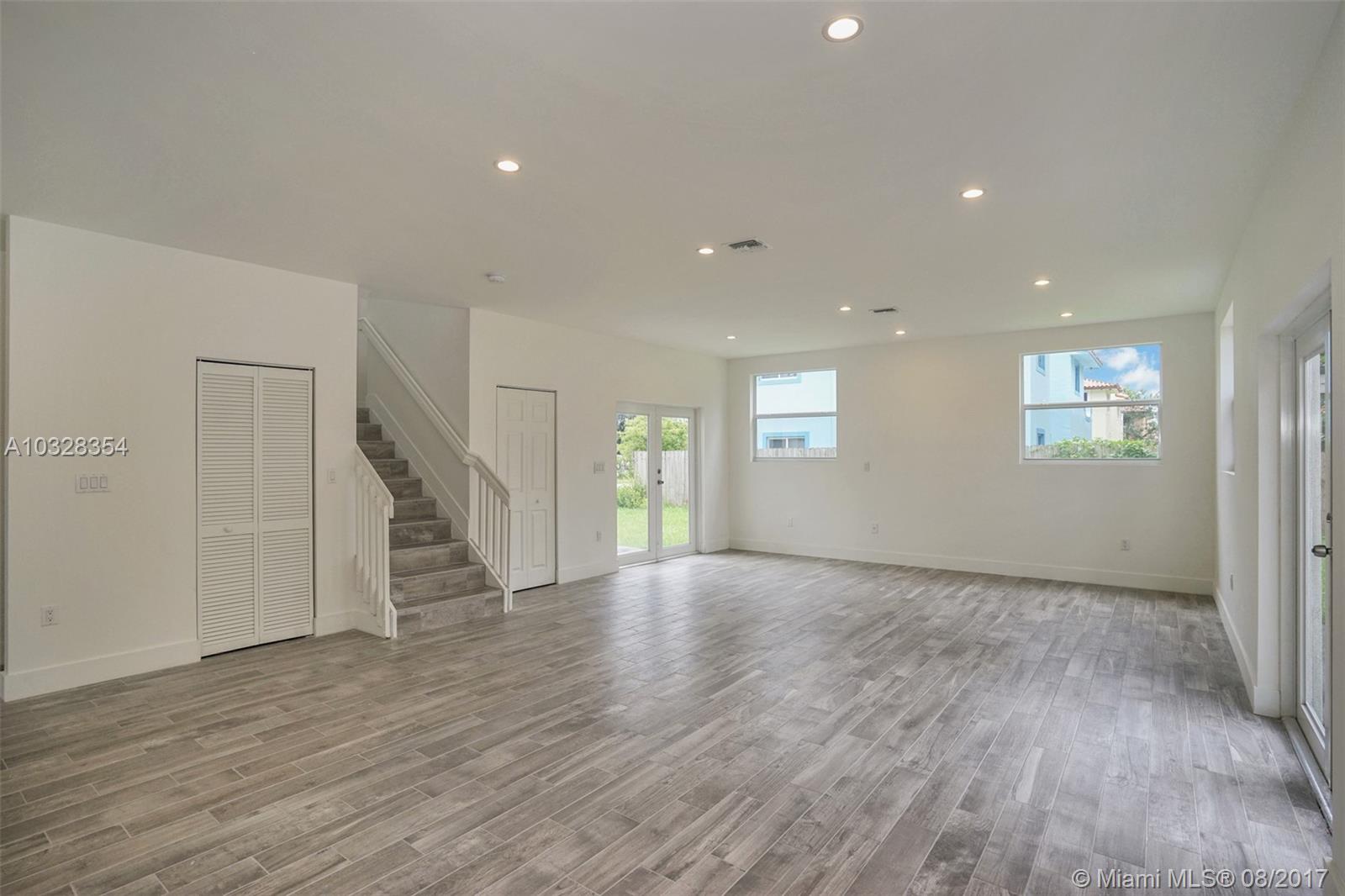 WHISTLING PINES CREEK - Residential Lease