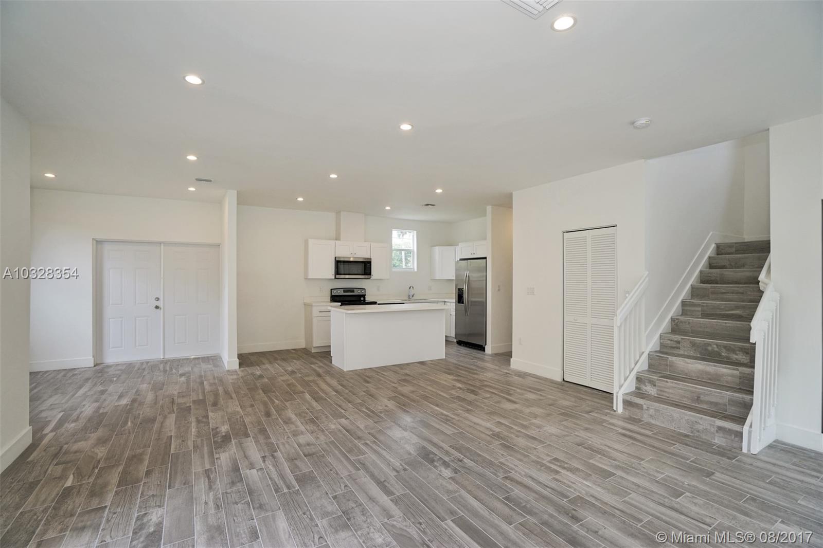 WHISTLING PINES CREEK - Residential Lease