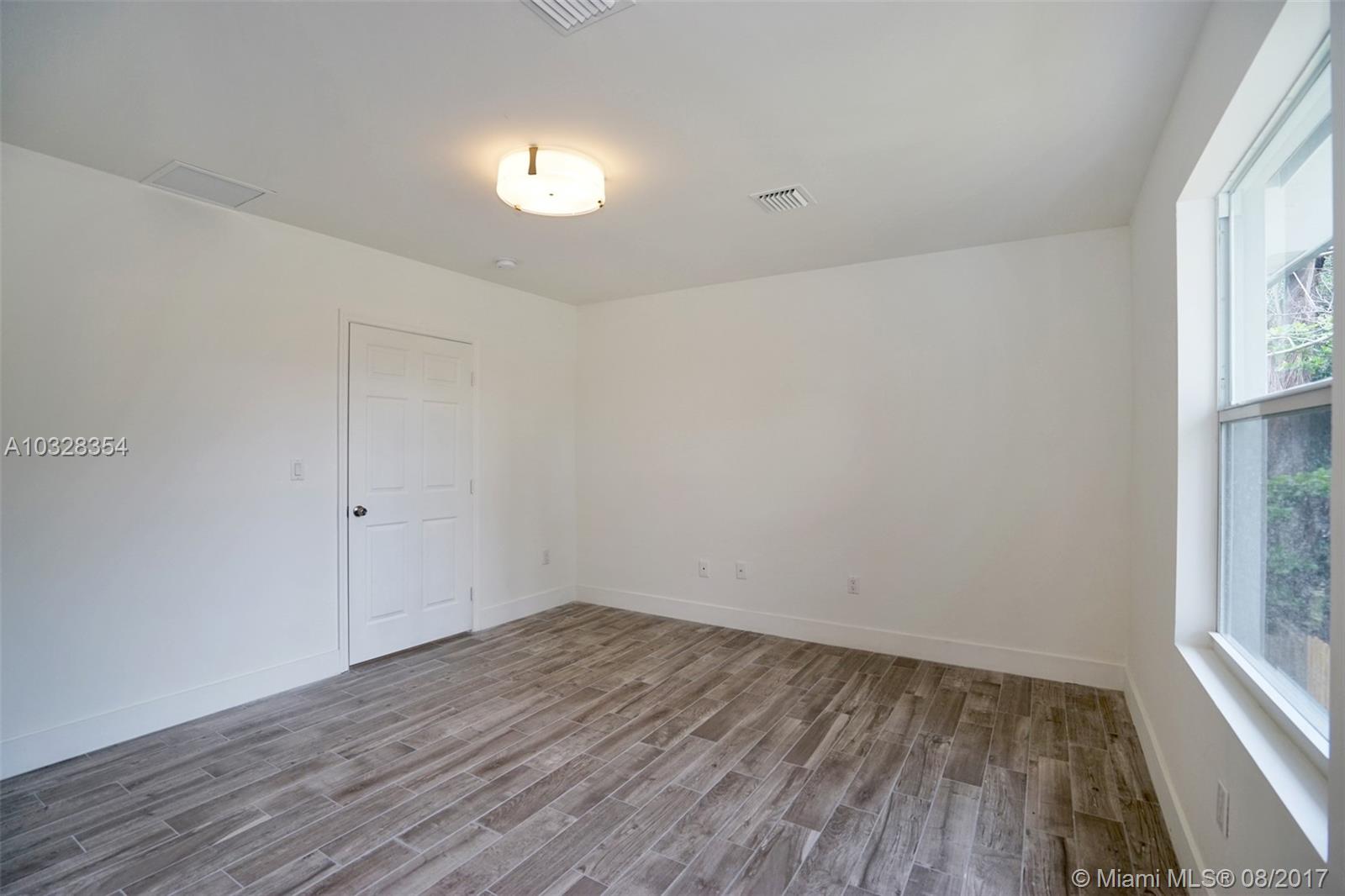 WHISTLING PINES CREEK - Residential Lease