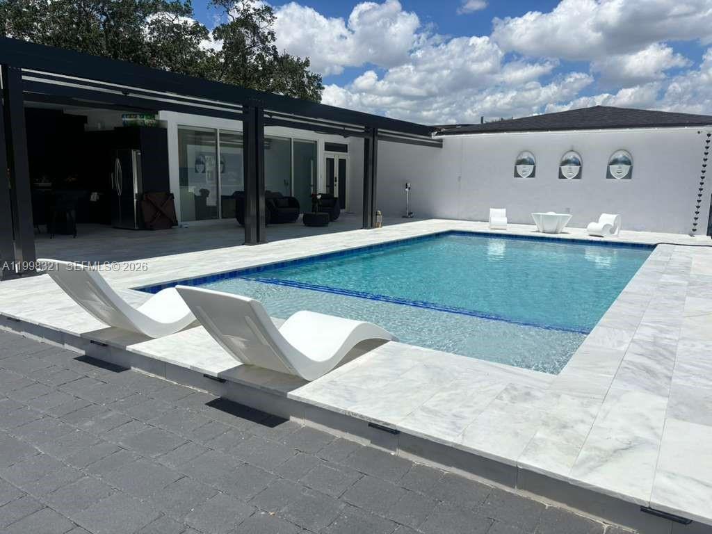 BURR ROAD ESTATES - Residential Lease