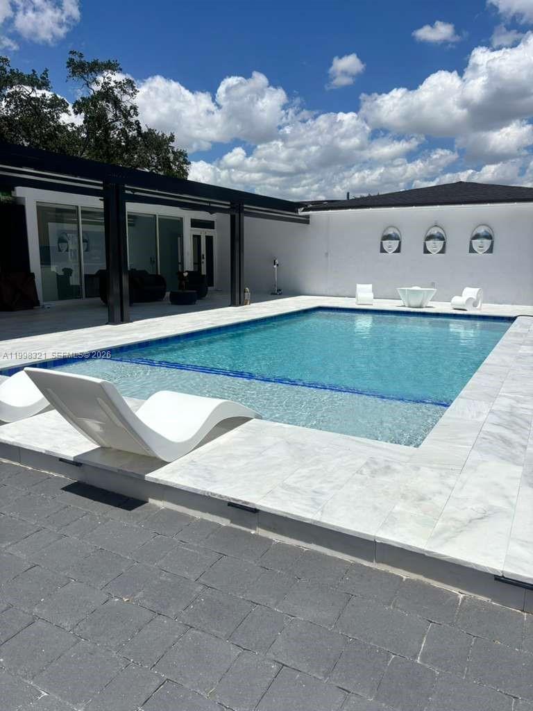 BURR ROAD ESTATES - Residential Lease