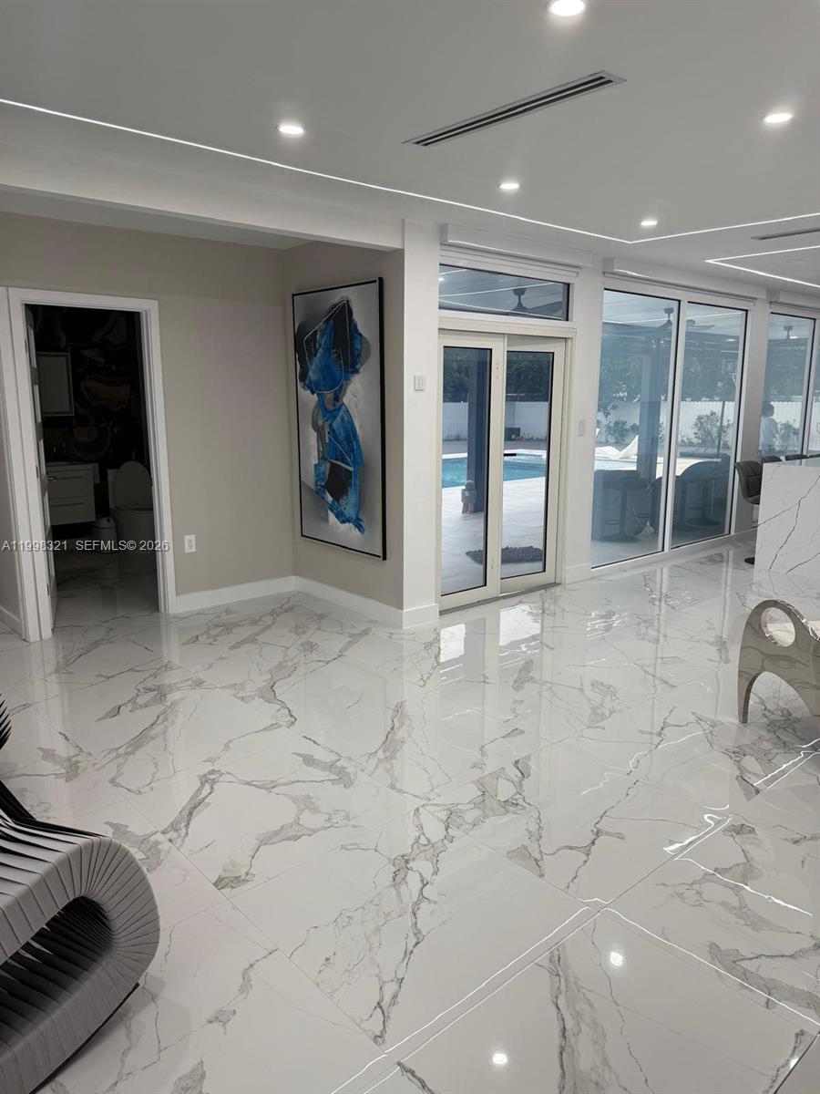 BURR ROAD ESTATES - Residential Lease