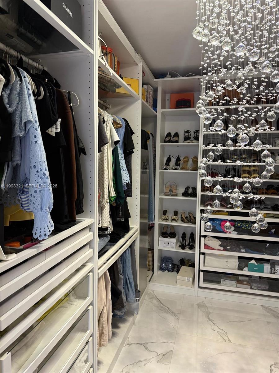 BURR ROAD ESTATES - Residential Lease