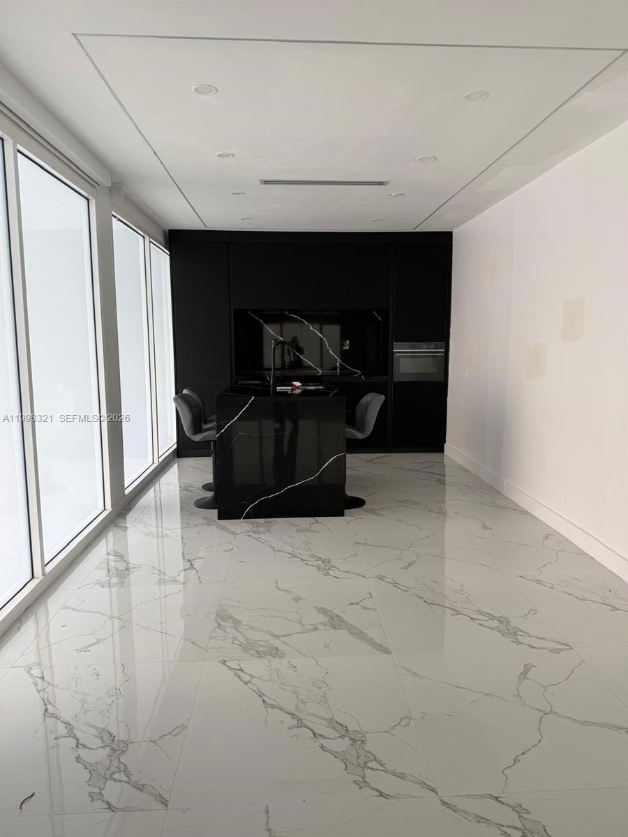 BURR ROAD ESTATES - Residential Lease