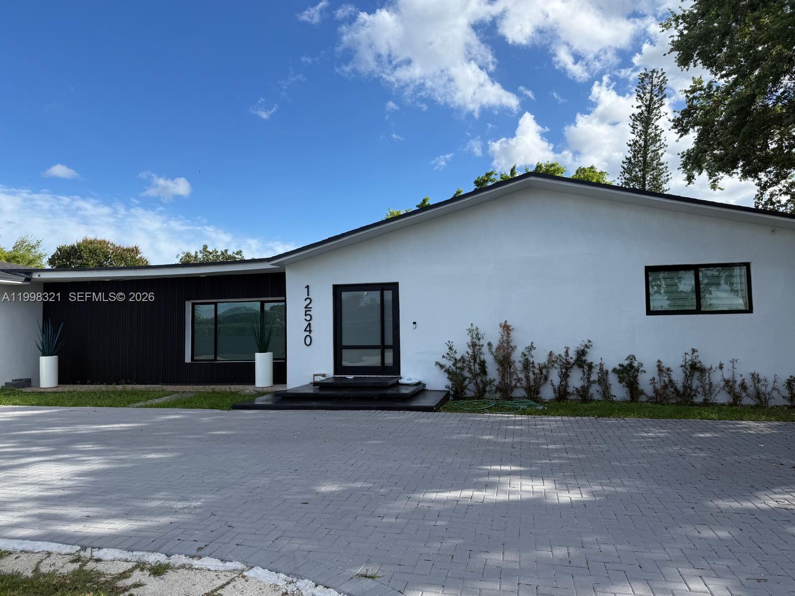 BURR ROAD ESTATES - Residential Lease