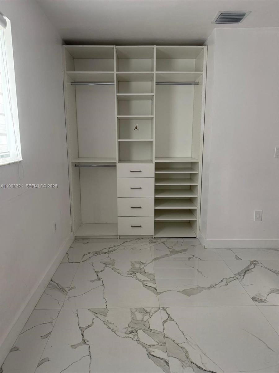 BURR ROAD ESTATES - Residential Lease