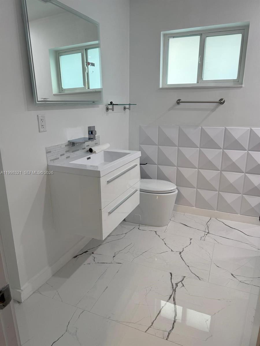 BURR ROAD ESTATES - Residential Lease