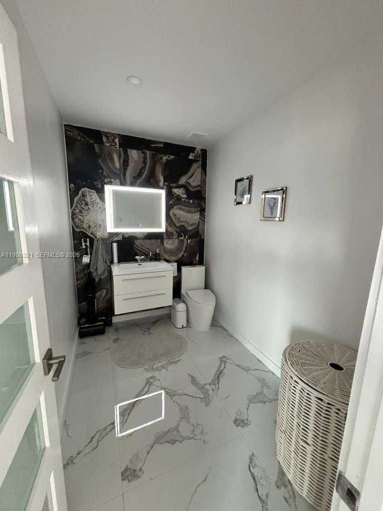 BURR ROAD ESTATES - Residential Lease