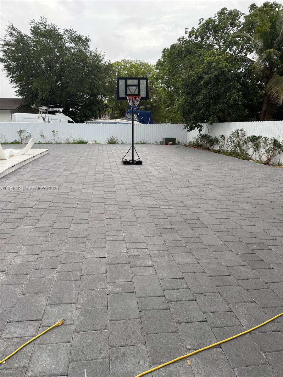 BURR ROAD ESTATES - Residential Lease